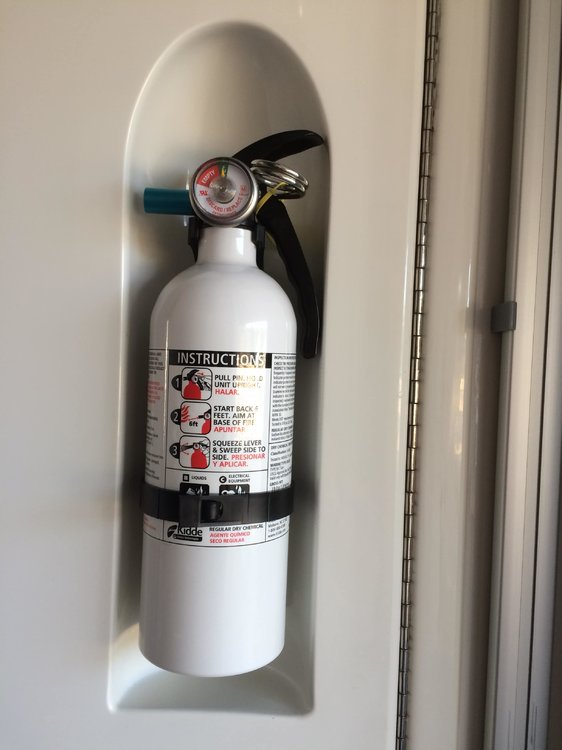 Kidde-Replacement-Fire-Extinguisher-12-02-2017-003.thumb.jpg.b6e7a8690a7f1296682412a08ca97d58.jpg