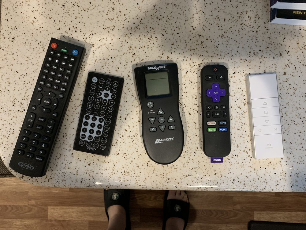 Oliver-Remotes.thumb.jpg.929b10646eaf1161897b6bf5dc0fae36.jpg