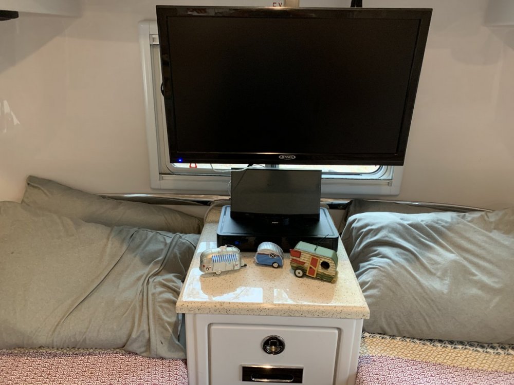 direcTV receiver.jpg