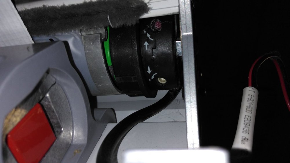 Awning Tube & Guide point of seperation 2.jpg