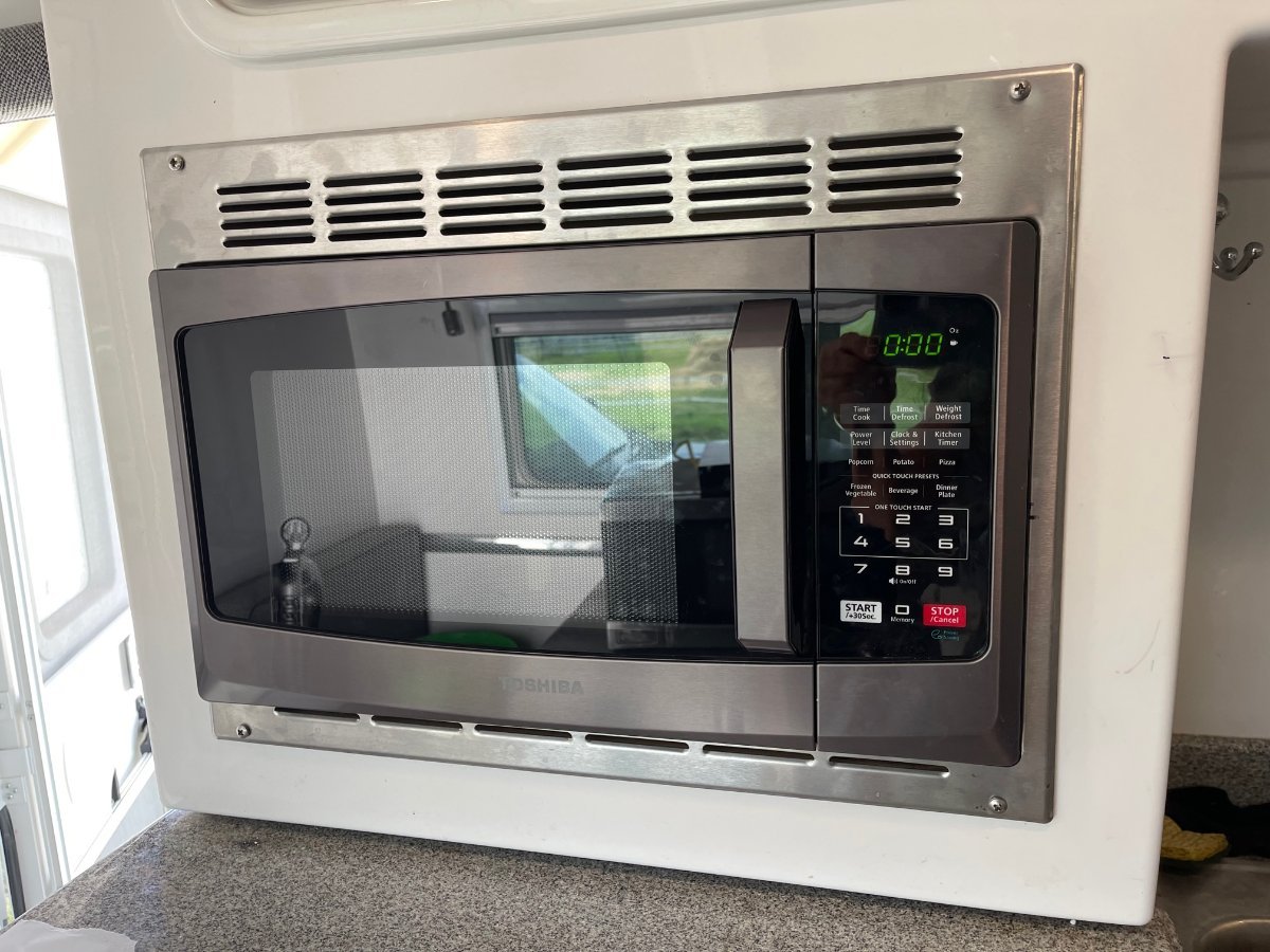 Toshiba Countertop Microwave - appliances - by owner - sale