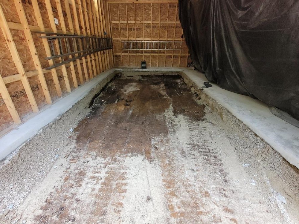 Garage floor 1.jpg