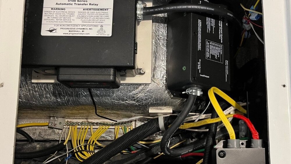 B- Bus under Dinnette.jpg