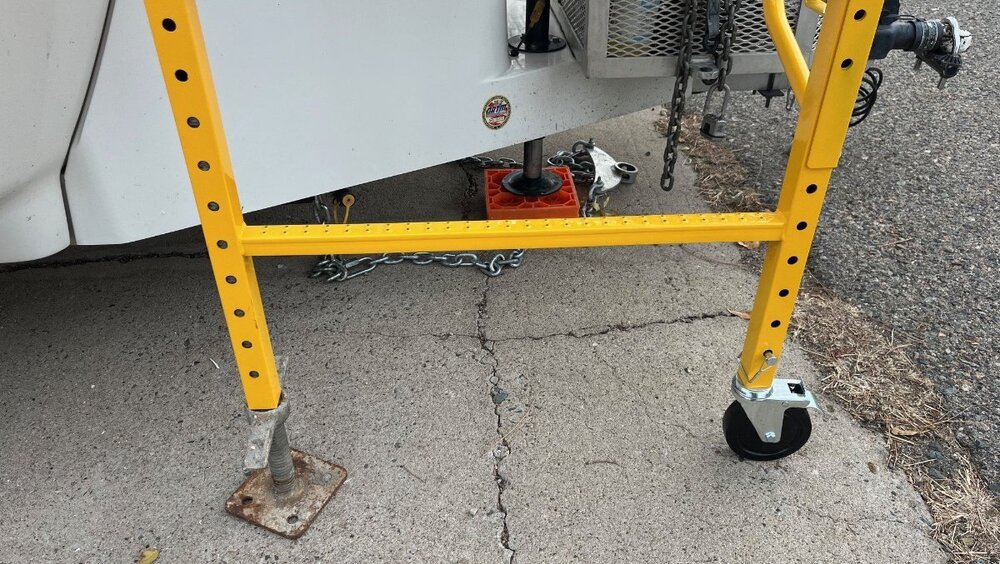 Scaffold Adjustable Leg.jpg