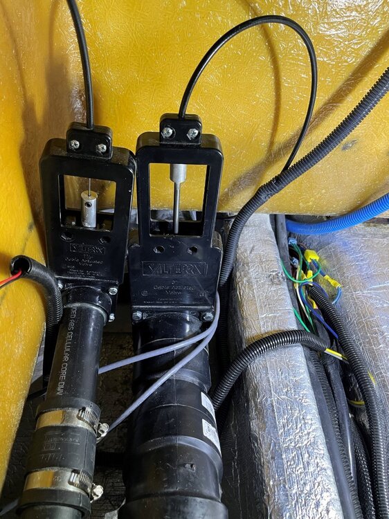 Waste Valves under Dinette.jpg