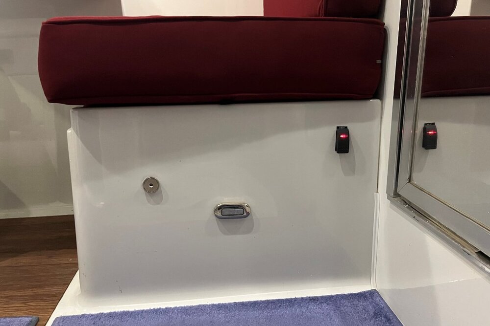 Bathroom Waste Valve Switch.jpg