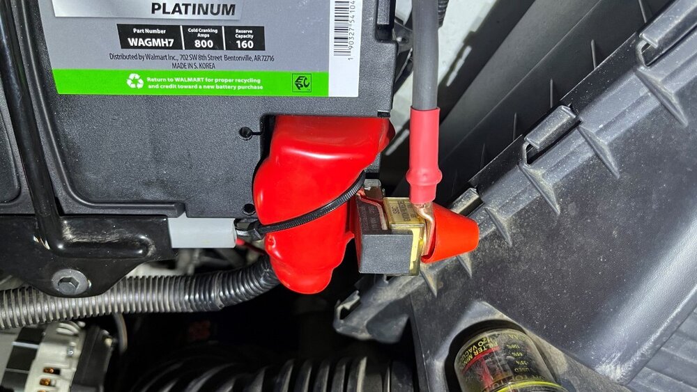 Battery Mounted Fuse n Cable.jpg