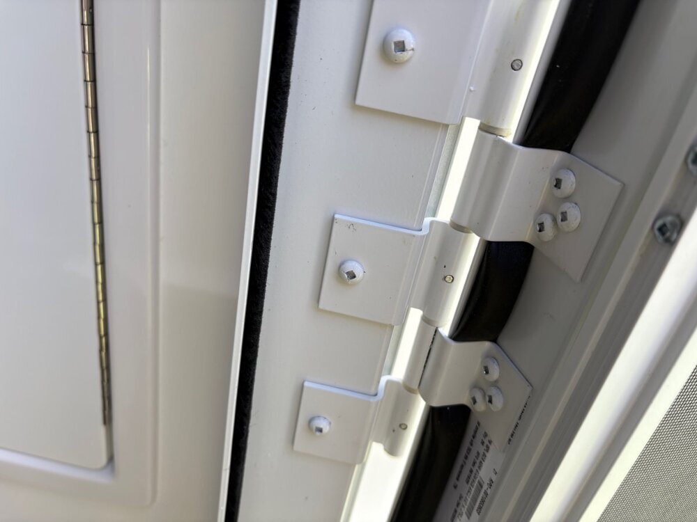 Oliver door hinge 1.jpg