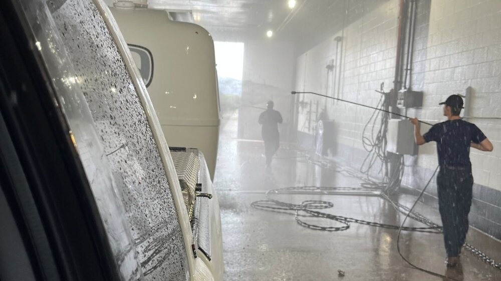 Fargo ND Blue Beacon Car Wash In v2.jpg