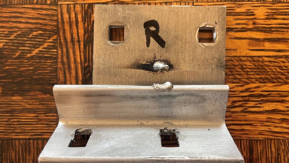 Barker VIP 3000 RHS Weld Failed Bracket.jpg